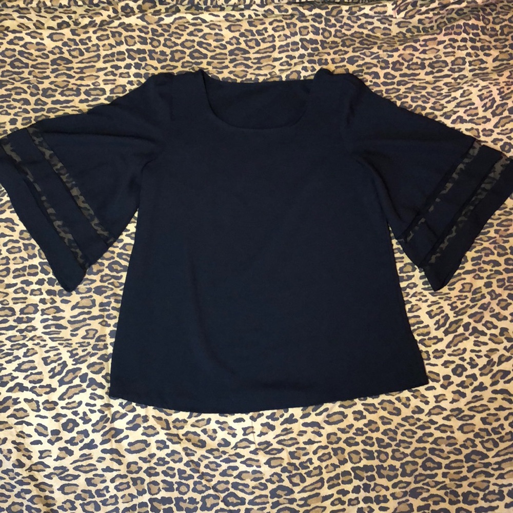 Medium Women’s Dress Shirt